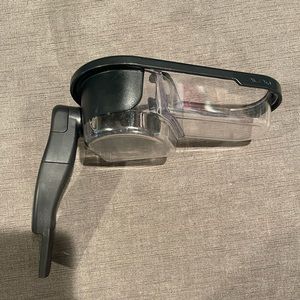 Nuna Mixx drink holder and snack/sippy cup holder